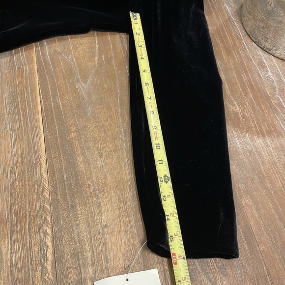 Bloomingdale’s Black Velvet Tuxedo Jacket - Picture 14 of 14